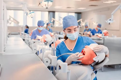 10 razones para estudiar Odontología en la UNITEC