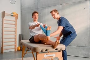 ¿Cuánto cuesta estudiar Fisioterapia en Querétaro? Precios y becas