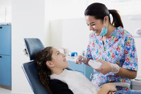 5 beneficios de estudiar una especialidad en Odontología