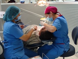 Cuidados pre y post operatorios en una cirugía bucal