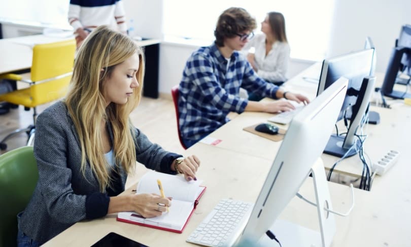Qué carreras tienen que ver con Administración y Negocios