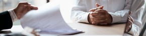 ¿Cómo explicar un hueco en tu CV por maternidad, desempleo o cambio de carrera?