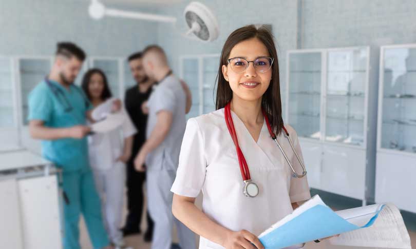 Profesiones favoritas de los centennials: Profesionales de la salud