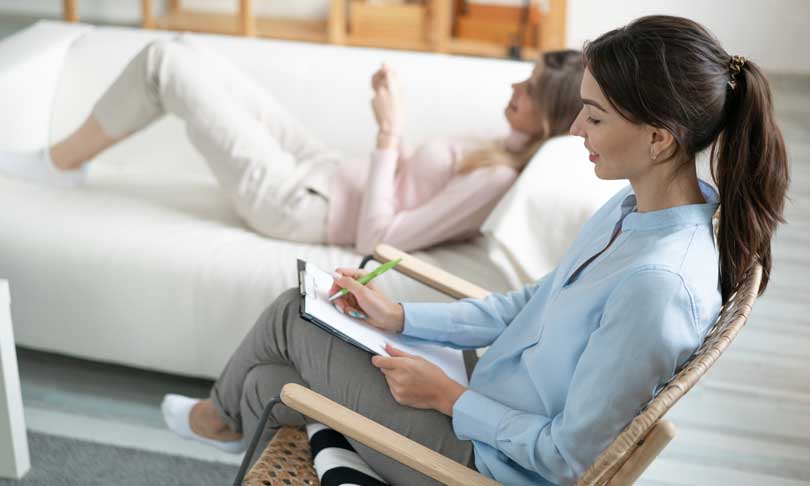 Psiquiatría o psicología: ¿cuál me conviene estudiar?