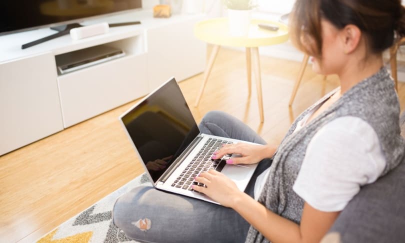 Cómo conseguir trabajo mientras estudias