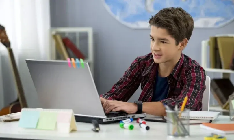 Cómo mejorar la memoria y atención al estudiar en línea