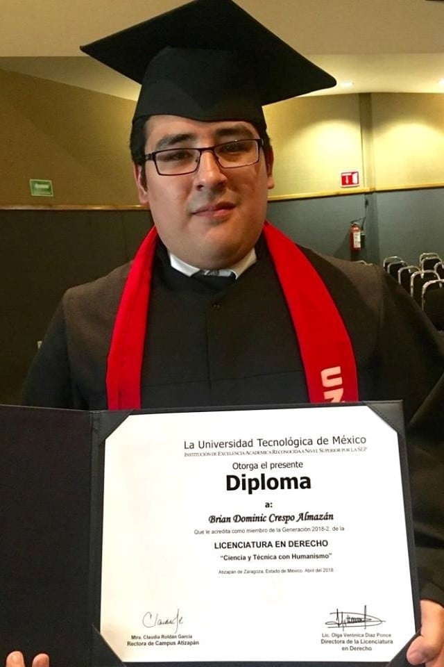 Brian revalidó sus estudios en Derecho