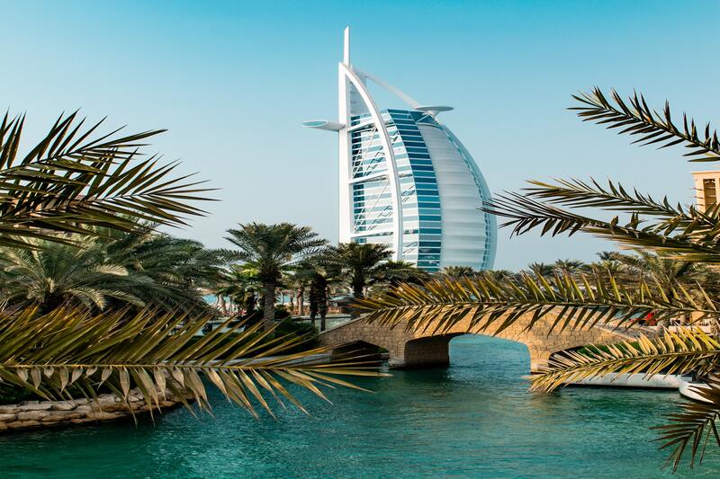 Foto desde el mar del Hotel Burj Al Arab en Dubai