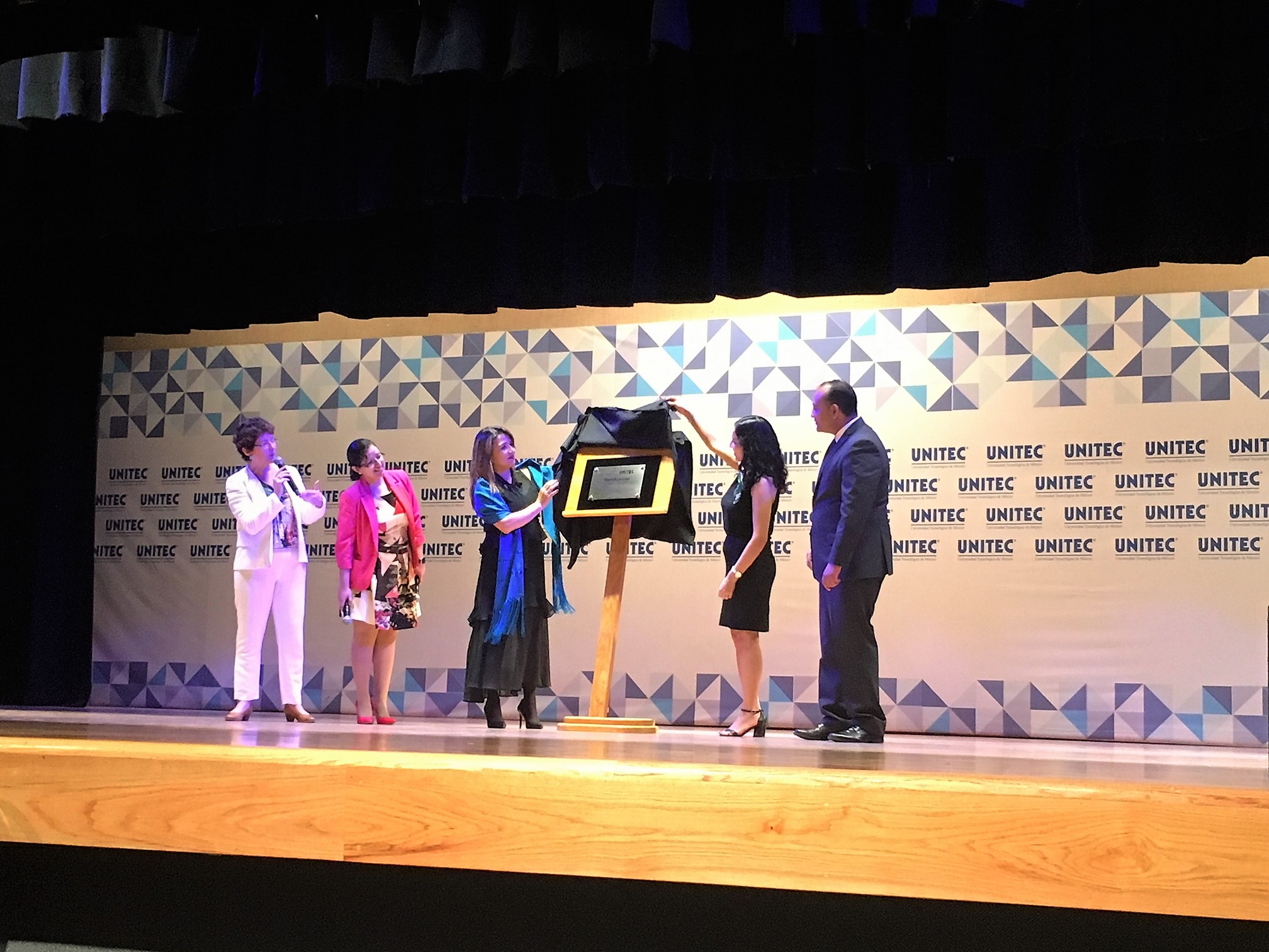 Campus Atizapán recibe certificación Anti Bullying