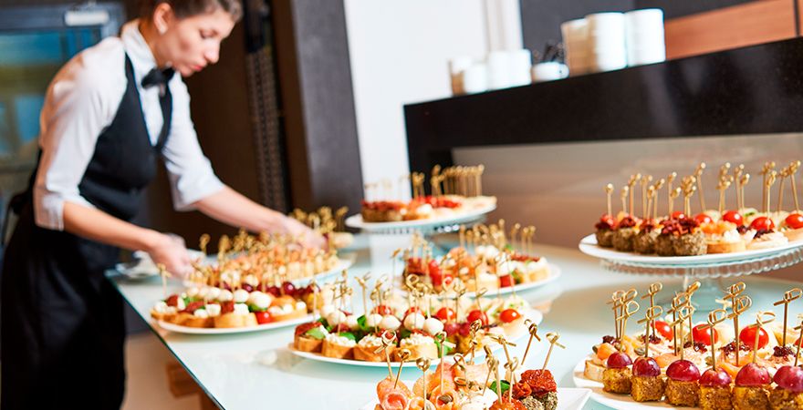 Banquetes y catering: dos conceptos gastronómicos y una historia en común